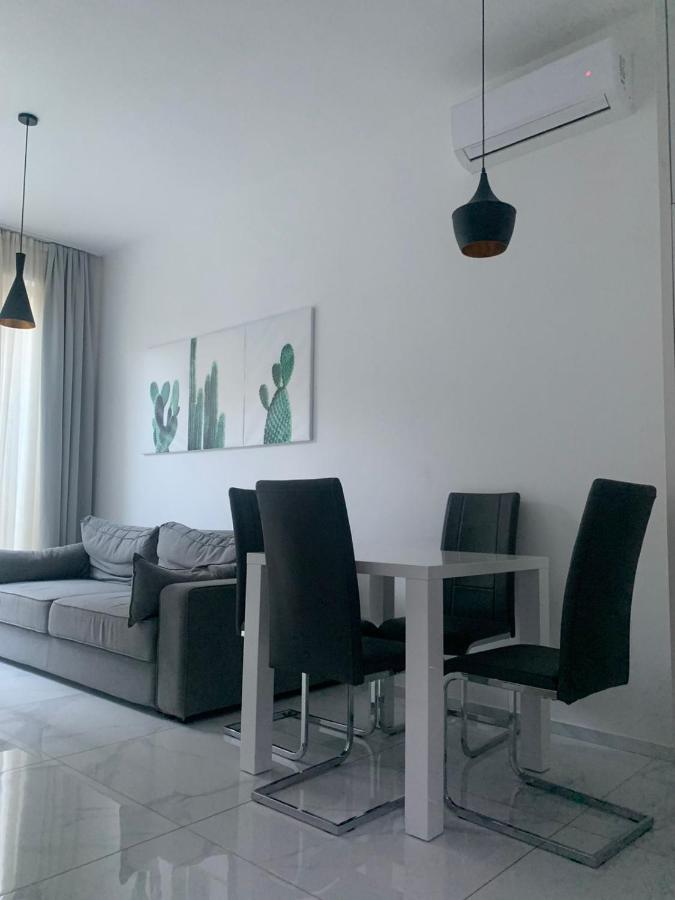 Luka Apartamento Budva Exterior foto